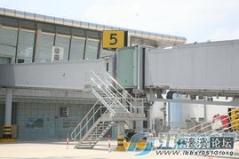 興東機(jī)場(chǎng)2號(hào)航站樓今起試運(yùn)行 廊橋啟用，南通航空邁入新篇章